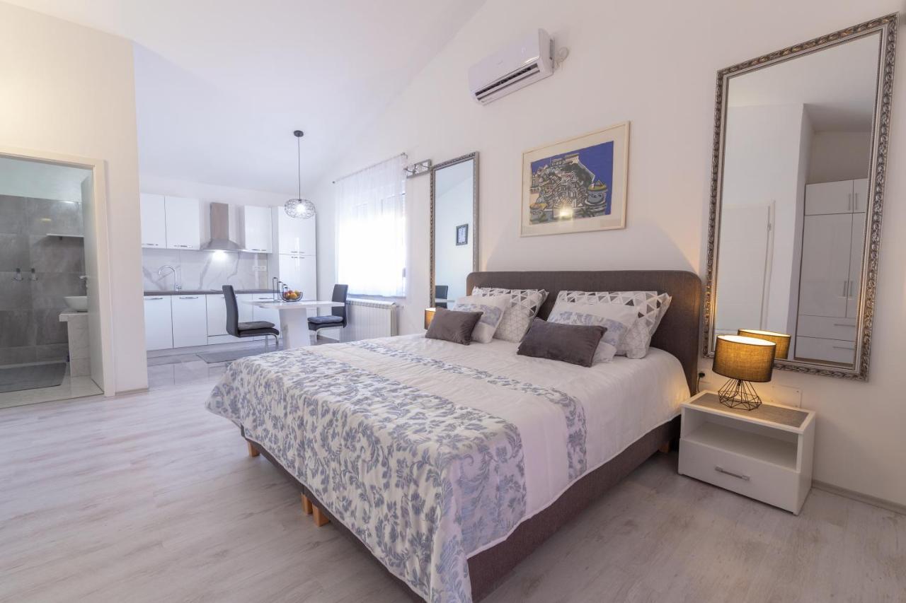 Beautyful Sea View 6 Luxury Studio Danijela Apartman