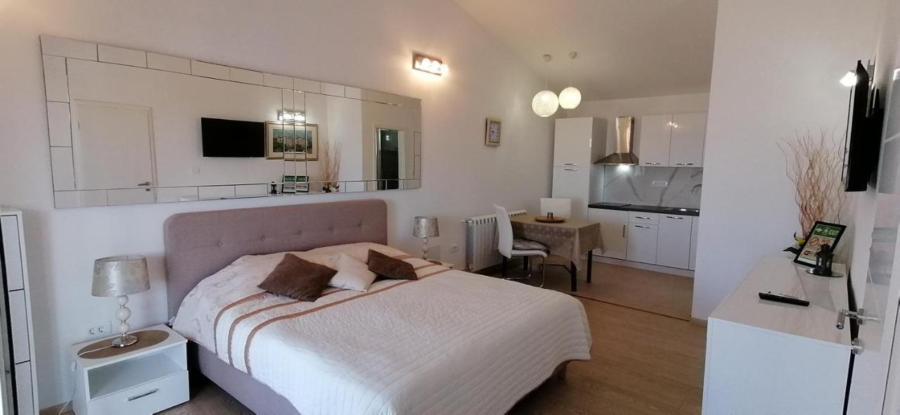 Beautyful Sea View 6 Luxury Studio Danijela Apartment