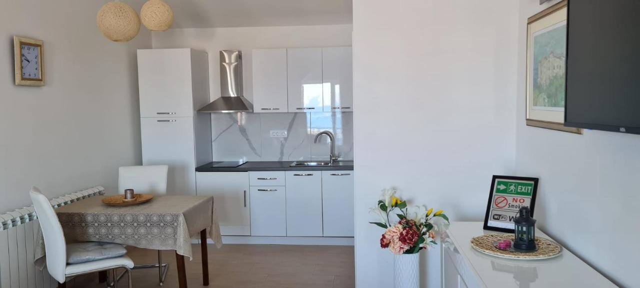 Apartment Beautyful Sea View 6 Luxury Studio Danijela