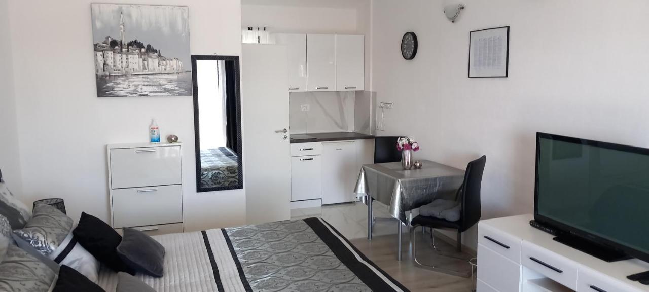 Beautyful Sea View 6 Luxury Studio Danijela Apartment *